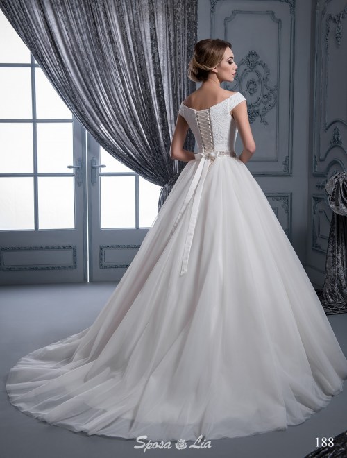 https://www.sposa-lia.com/images/stories/virtuemart/product/188       (3).jpg